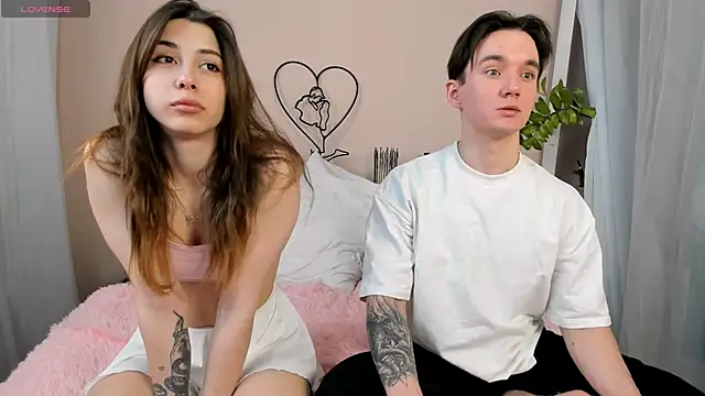 Snapshot of Lucutes chatting on 03.17.25 Lucutes online show from 03.17.25