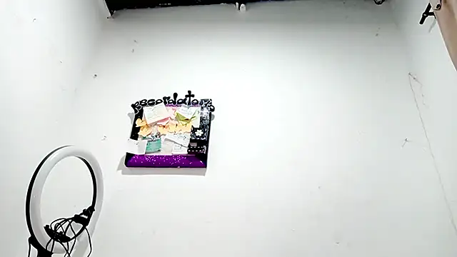 PetiteIvoryQueen19 online show from 12.20.25