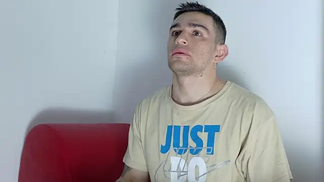 Snapshot of Sexy_Alejandro_ chatting on 05.13.26 Sexy Alejandro online show from 05.13.26