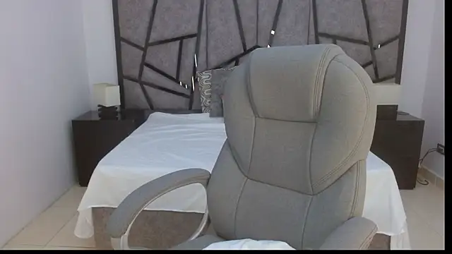 Snapshot of adhara_cortez chatting on 05.19.26 adhara cortez online show from 05.19.26