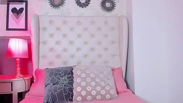 Snapshot of melanie_hills chatting on 02.04.25 melanie hills online show from 02.04.25