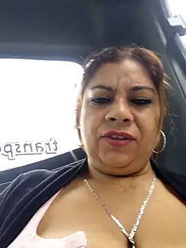 Snapshot of Laura-Hernandez chatting on 04.21.26 Laura-Hernandez online show from 04.21.26