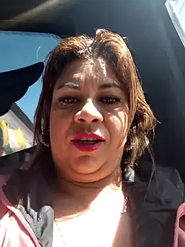 Snapshot of Laura-Hernandez chatting on 05.20.26 Laura-Hernandez online show from 05.20.26