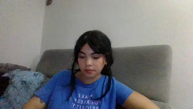 Kiri Cutee online show from 12.20.24