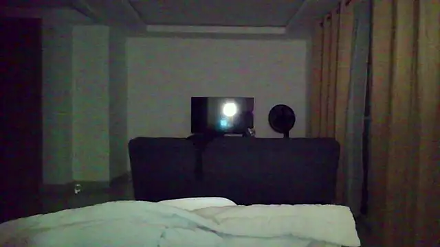 Kiri Cutee online show from 12.04.25