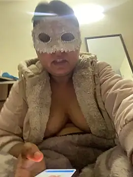 kamayanisingh24 online show from 02.28.25