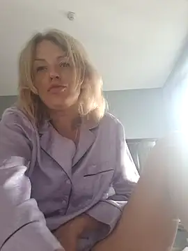 Snapshot of YourJuliena chatting on 03.02.25 YourJuliena online show from 03.02.25