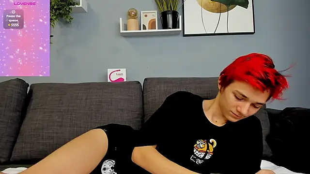 Snapshot of Viego_Pattel chatting on 12.25.24 Viego Pattel online show from 12.25.24