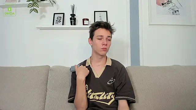 Snapshot of Viego_Pattel chatting on 09.17.25 Viego Pattel online show from 09.17.25