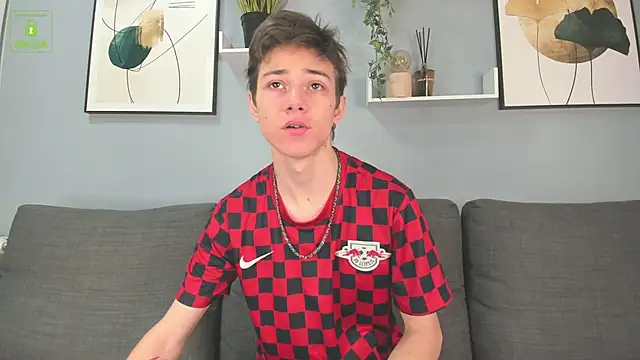 Snapshot of Viego_Pattel chatting on 10.11.25 Viego Pattel online show from 10.11.25