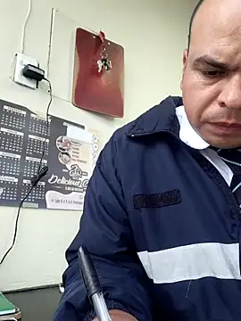 Snapshot of Camilo-31RI chatting on 05.29.26 Camilo-31RI online show from 05.29.26
