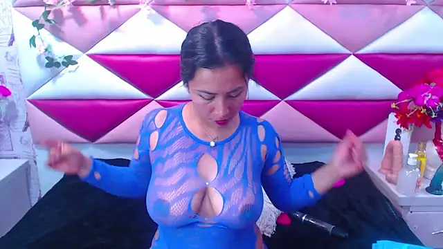 Snapshot of SalmaSantos chatting on 02.23.25 SalmaSantos online show from 02.23.25