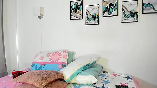 Maia W10 online show from 02.08.25