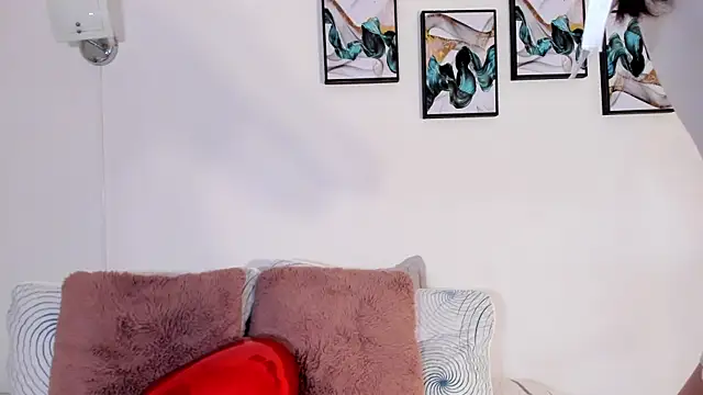 Maia W10 online show from 03.12.25