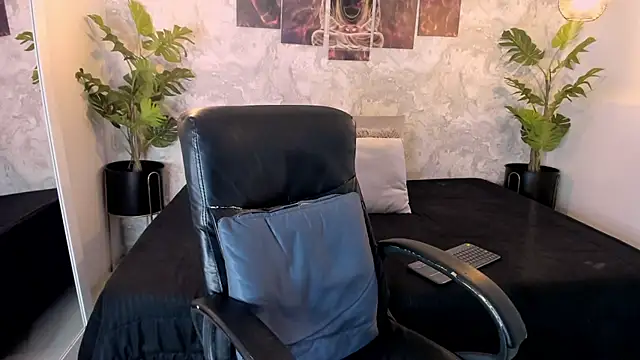 Regan   online show from 10.02.25