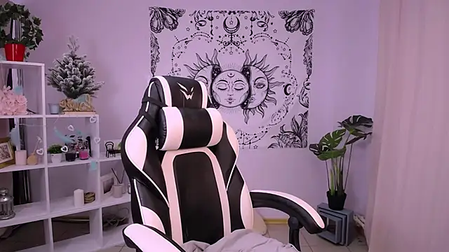 Snapshot of MelissaLovvv chatting on 01.07.25 MelissaLovvv online show from 01.07.25