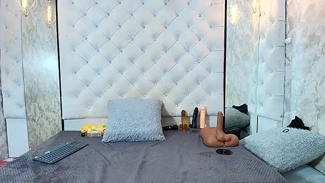 Snapshot of VALENTINA3x chatting on 02.22.26 VALENTINA3x online show from 02.22.26