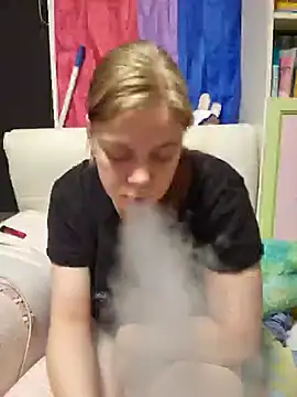 Snapshot of rose_bunny chatting on 01.12.25 rose bunny online show from 01.12.25