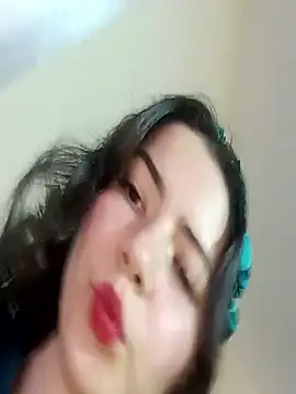 sweetieandjuicyy online show from 11.15.25