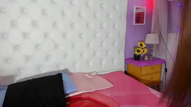 Trixiroy online show from 03.20.25