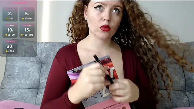 Snapshot of Mia_fooxx_ chatting on 02.05.25 Mia fooxx online show from 02.05.25