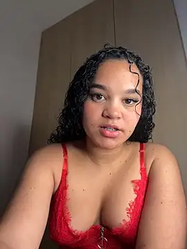 Snapshot of Lucy_wilson5 chatting on 12.27.24 Lucy wilson5 online show from 12.27.24