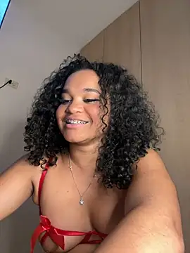 Snapshot of Lucy_wilson5 chatting on 01.24.25 Lucy wilson5 online show from 01.24.25