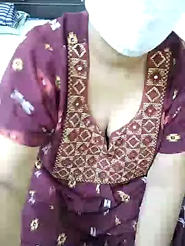 Snapshot of aliseanu chatting on 12.17.24 aliseanu online show from 12.17.24