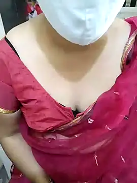Snapshot of aliseanu chatting on 12.20.24 aliseanu online show from 12.20.24