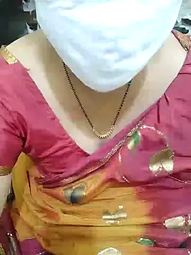 Snapshot of aliseanu chatting on 12.21.24 aliseanu online show from 12.21.24