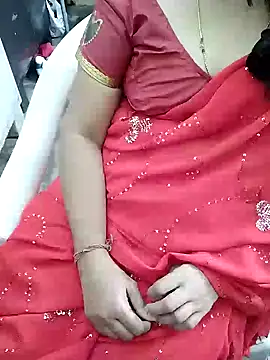 Snapshot of aliseanu chatting on 12.22.24 aliseanu online show from 12.22.24