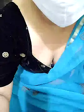 Snapshot of aliseanu chatting on 12.24.24 aliseanu online show from 12.24.24
