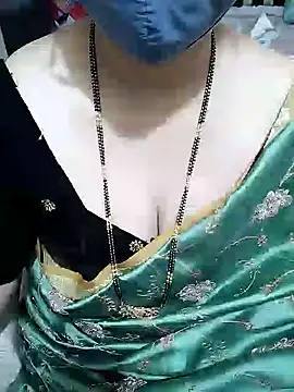 Snapshot of aliseanu chatting on 01.19.25 aliseanu online show from 01.19.25