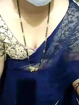 Snapshot of aliseanu chatting on 01.23.25 aliseanu online show from 01.23.25