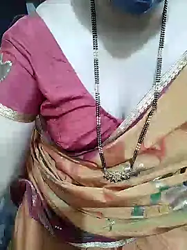 Snapshot of aliseanu chatting on 01.31.25 aliseanu online show from 01.31.25