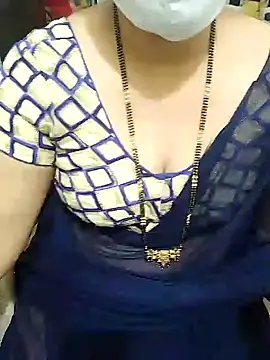 Snapshot of aliseanu chatting on 02.02.25 aliseanu online show from 02.02.25