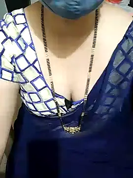 Snapshot of aliseanu chatting on 02.11.25 aliseanu online show from 02.11.25