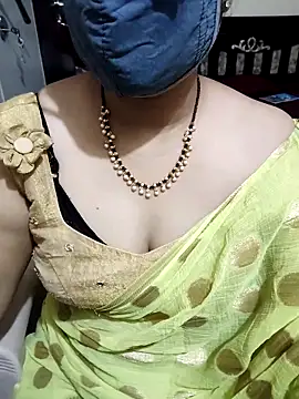 Snapshot of aliseanu chatting on 03.16.25 aliseanu online show from 03.16.25