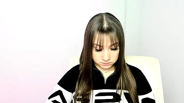 Snapshot of Evelina_GG chatting on 01.28.25 Evelina GG online show from 01.28.25