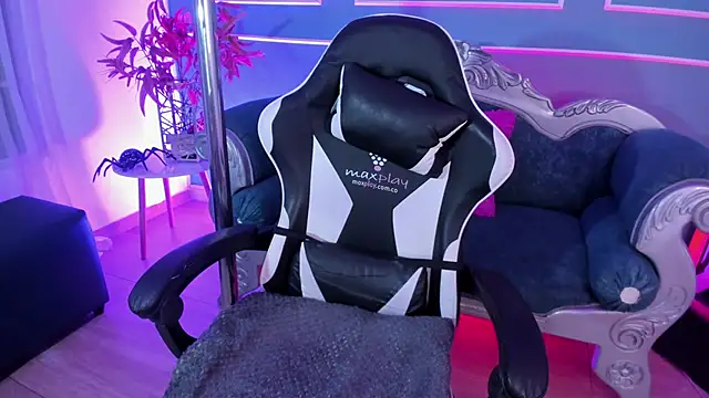 Snapshot of Red_star8 chatting on 02.17.26 Red star8 online show from 02.17.26