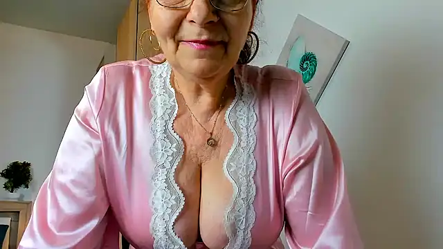 Snapshot of sweetangell69_ chatting on 04.28.26 sweetangell69 online show from 04.28.26
