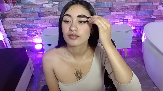 Moonshine tay online show from 10.10.25