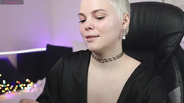 LikaBerry1 online show from 01.30.25