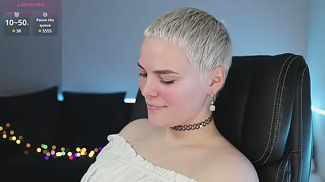 LikaBerry1 online show from 02.06.25