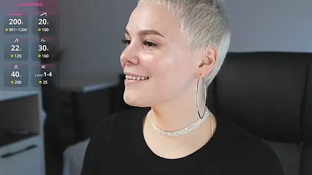 LikaBerry1 online show from 02.19.25