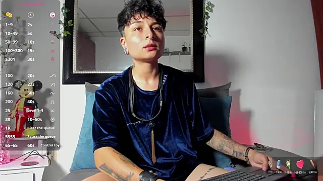 Snapshot of ZuryRamirez_ chatting on 01.11.25 ZuryRamirez online show from 01.11.25