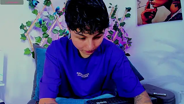 Snapshot of ZuryRamirez_ chatting on 02.17.25 ZuryRamirez online show from 02.17.25