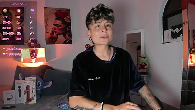 Snapshot of ZuryRamirez_ chatting on 11.24.25 ZuryRamirez online show from 11.24.25
