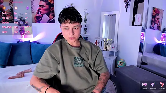 Snapshot of ZuryRamirez_ chatting on 12.21.25 ZuryRamirez online show from 12.21.25