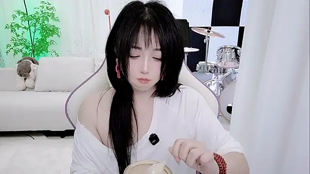 Vaness-a online show from 11.18.25